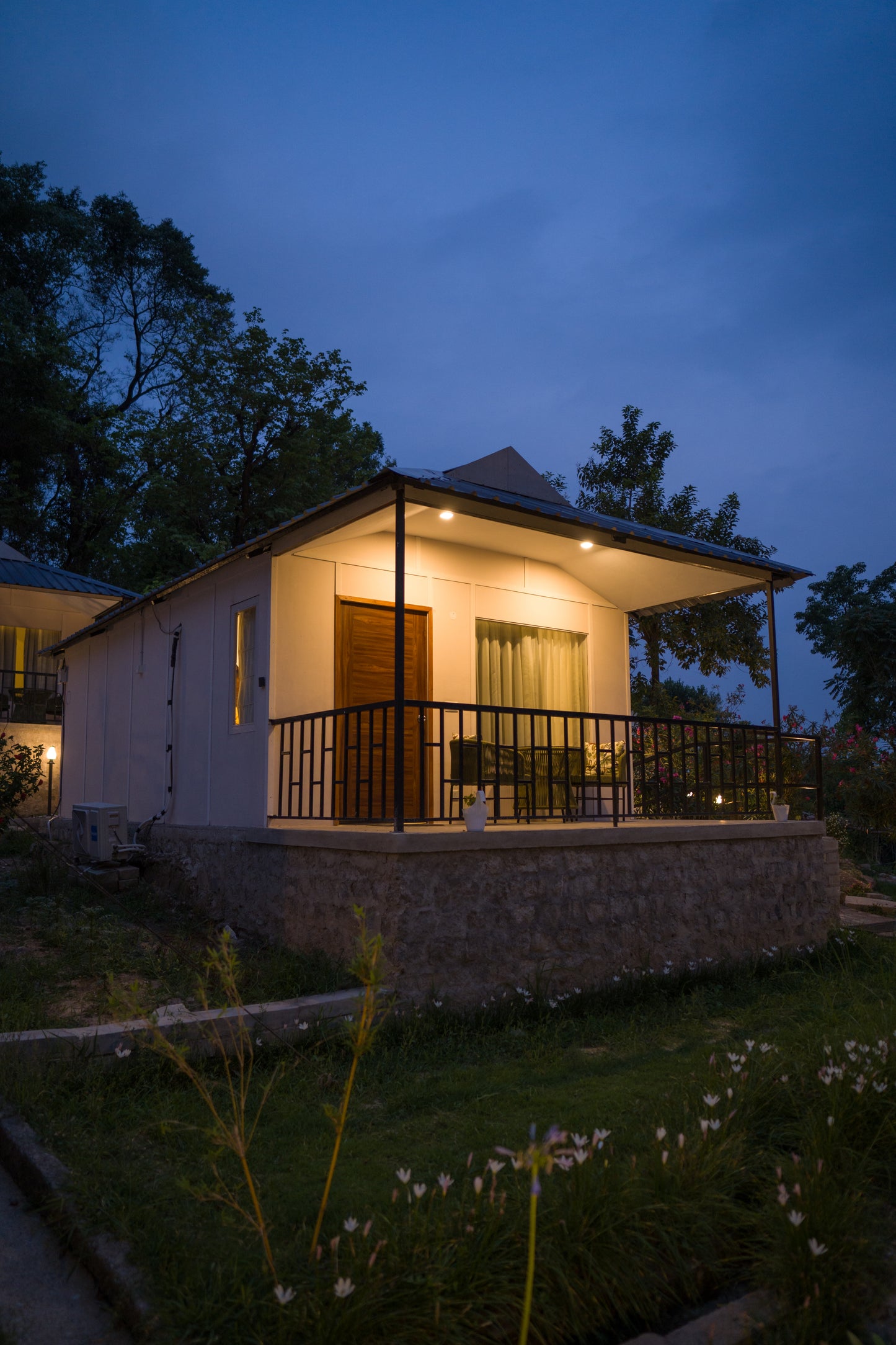 RETREAT FARM