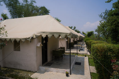 RETREAT FARM
